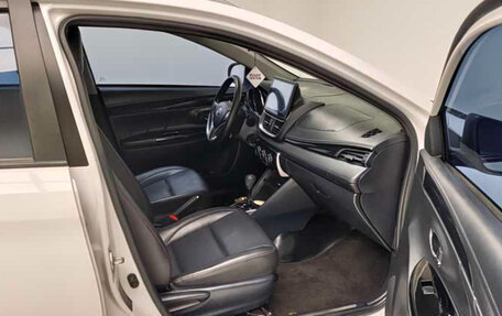 Toyota Yaris XP150 рестайлинг, 2023 год, 1 220 000 рублей, 11 фотография