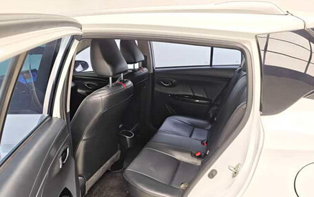 Toyota Yaris XP150 рестайлинг, 2023 год, 1 220 000 рублей, 16 фотография