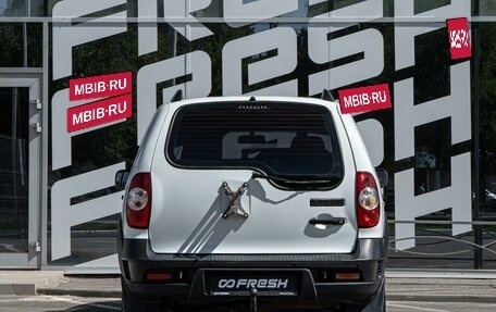 Chevrolet Niva I рестайлинг, 2018 год, 800 000 рублей, 4 фотография
