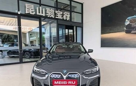BMW i4, 2023 год, 5 800 000 рублей, 2 фотография