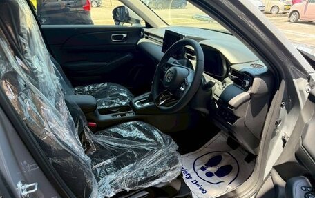 Honda Vezel, 2022 год, 1 270 000 рублей, 2 фотография