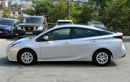 Toyota Prius IV XW50, 2022 год, 1 550 000 рублей, 4 фотография