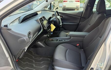 Toyota Prius IV XW50, 2022 год, 1 550 000 рублей, 10 фотография