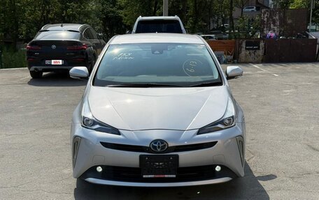 Toyota Prius IV XW50, 2022 год, 1 550 000 рублей, 2 фотография