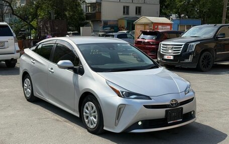 Toyota Prius IV XW50, 2022 год, 1 550 000 рублей, 3 фотография