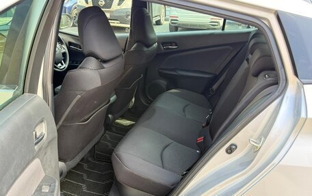 Toyota Prius IV XW50, 2022 год, 1 550 000 рублей, 12 фотография