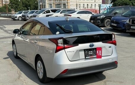 Toyota Prius IV XW50, 2022 год, 1 550 000 рублей, 6 фотография