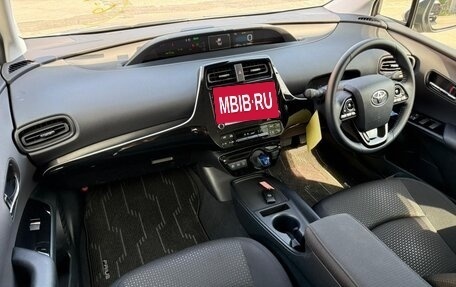 Toyota Prius IV XW50, 2022 год, 1 550 000 рублей, 11 фотография