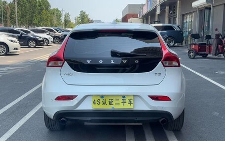Volvo V40 II рестайлинг, 2018 год, 1 768 000 рублей, 5 фотография