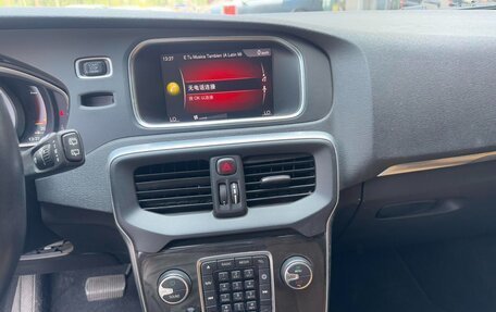 Volvo V40 II рестайлинг, 2018 год, 1 768 000 рублей, 10 фотография
