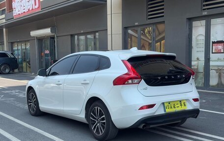Volvo V40 II рестайлинг, 2018 год, 1 768 000 рублей, 6 фотография