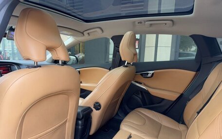 Volvo V40 II рестайлинг, 2018 год, 1 768 000 рублей, 14 фотография