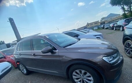 Volkswagen Tiguan II, 2017 год, 1 653 000 рублей, 2 фотография