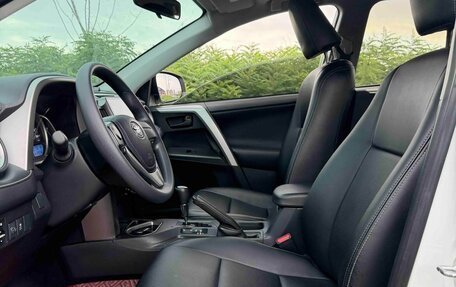 Toyota RAV4, 2019 год, 2 250 000 рублей, 8 фотография