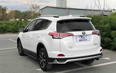 Toyota RAV4, 2019 год, 2 250 000 рублей, 6 фотография