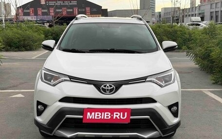 Toyota RAV4, 2019 год, 2 250 000 рублей, 2 фотография
