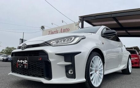 Toyota Yaris, 2022 год, 1 600 000 рублей, 16 фотография