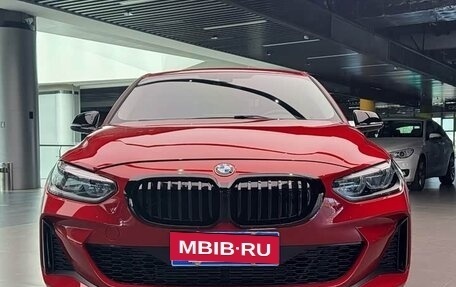 BMW 1 серия, 2022 год, 1 400 000 рублей, 2 фотография