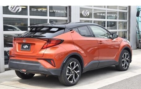 Toyota C-HR I рестайлинг, 2021 год, 1 880 000 рублей, 8 фотография