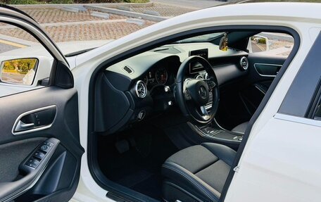 Mercedes-Benz A-Класс, 2017 год, 1 450 000 рублей, 5 фотография