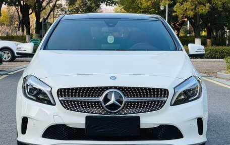 Mercedes-Benz A-Класс, 2017 год, 1 450 000 рублей, 2 фотография