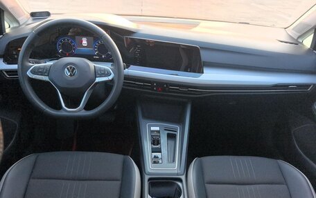 Volkswagen Golf VIII, 2021 год, 1 740 000 рублей, 10 фотография