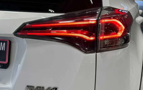 Toyota RAV4, 2017 год, 2 657 000 рублей, 7 фотография