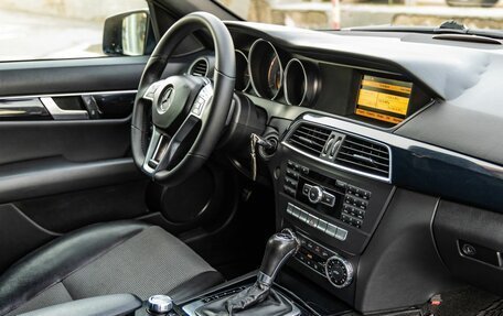 Mercedes-Benz C-Класс, 2011 год, 1 435 000 рублей, 33 фотография