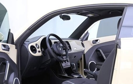 Volkswagen Beetle, 2019 год, 2 377 000 рублей, 6 фотография