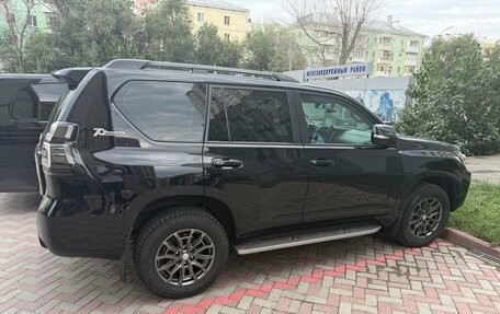 Toyota Land Cruiser Prado 150 рестайлинг 2, 2021 год, 5 900 000 рублей, 3 фотография