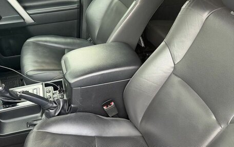 Toyota Land Cruiser Prado 150 рестайлинг 2, 2021 год, 5 900 000 рублей, 7 фотография