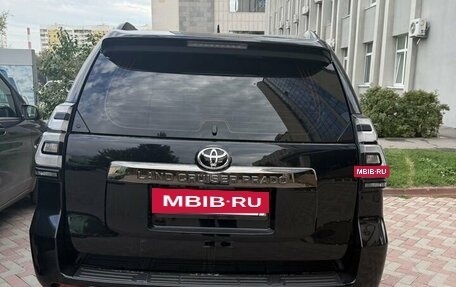 Toyota Land Cruiser Prado 150 рестайлинг 2, 2021 год, 5 900 000 рублей, 2 фотография