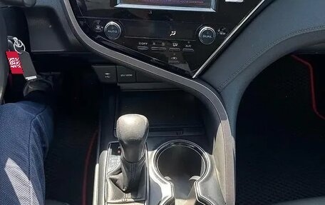 Toyota Camry, 2018 год, 2 000 000 рублей, 5 фотография