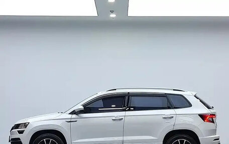Skoda Karoq I, 2022 год, 1 576 000 рублей, 4 фотография