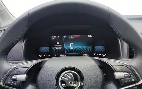 Skoda Karoq I, 2022 год, 1 576 000 рублей, 10 фотография
