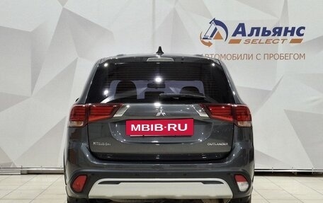 Mitsubishi Outlander III рестайлинг 3, 2018 год, 2 190 000 рублей, 4 фотография