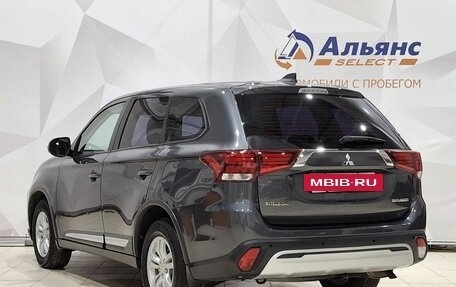 Mitsubishi Outlander III рестайлинг 3, 2018 год, 2 190 000 рублей, 5 фотография