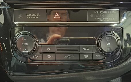 Mitsubishi Outlander III рестайлинг 3, 2018 год, 2 190 000 рублей, 15 фотография