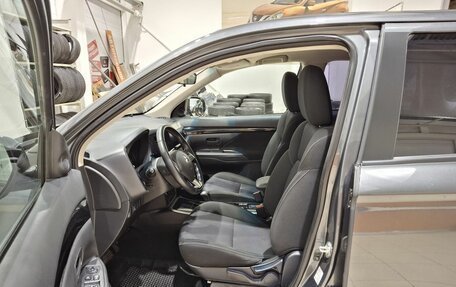 Mitsubishi Outlander III рестайлинг 3, 2018 год, 2 190 000 рублей, 17 фотография