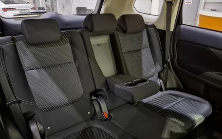 Mitsubishi Outlander III рестайлинг 3, 2018 год, 2 190 000 рублей, 39 фотография