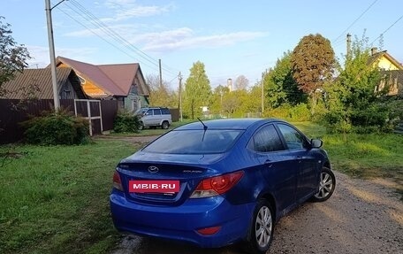 Hyundai Solaris II рестайлинг, 2011 год, 490 000 рублей, 3 фотография