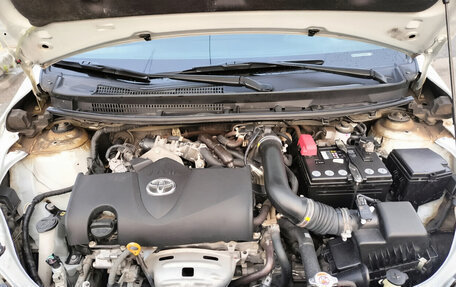 Toyota Yaris XP150 рестайлинг, 2022 год, 1 990 000 рублей, 6 фотография