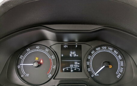 Skoda Rapid II, 2021 год, 1 375 000 рублей, 13 фотография