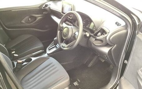 Toyota Yaris, 2022 год, 1 160 000 рублей, 4 фотография