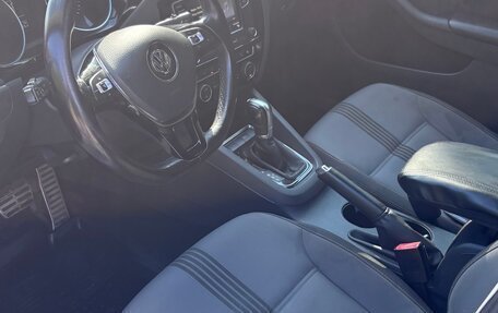 Volkswagen Jetta VI, 2016 год, 1 300 000 рублей, 6 фотография