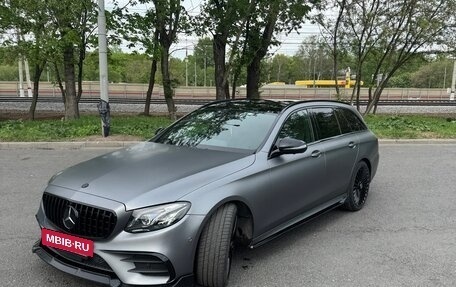 Mercedes-Benz E-Класс, 2019 год, 3 160 000 рублей, 4 фотография