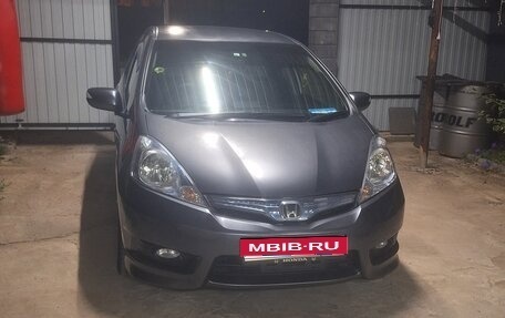 Honda Fit Shuttle I рестайлинг, 2013 год, 1 100 000 рублей, 1 фотография
