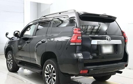Toyota Land Cruiser Prado 150 рестайлинг 2, 2022 год, 6 495 000 рублей, 4 фотография