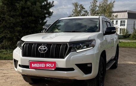 Toyota Land Cruiser Prado 150 рестайлинг 2, 2020 год, 4 850 000 рублей, 3 фотография