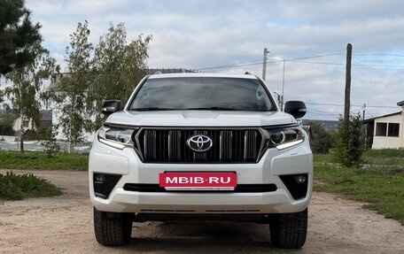 Toyota Land Cruiser Prado 150 рестайлинг 2, 2020 год, 4 850 000 рублей, 2 фотография